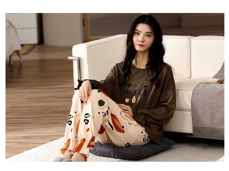 Brown Thanks Print With Flower Printed Trouser